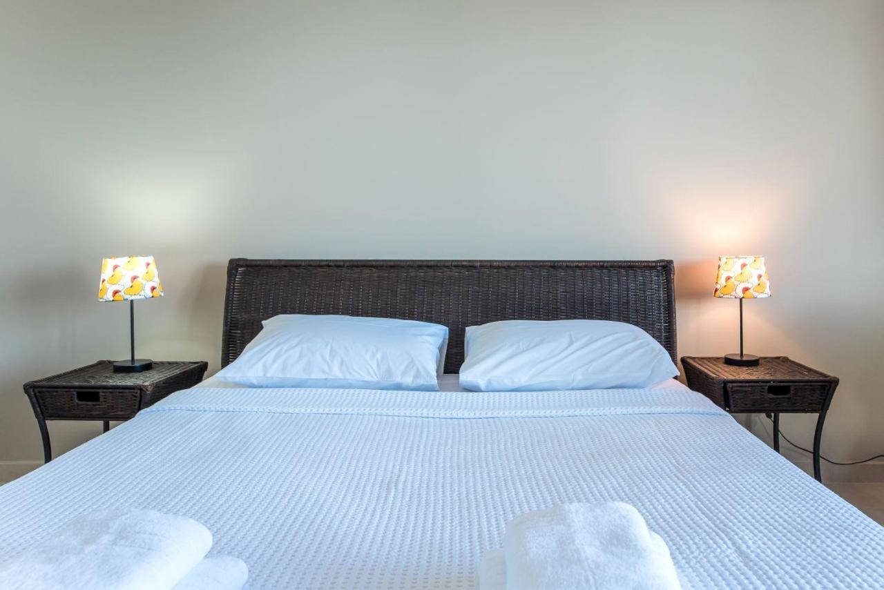 Nereus & Oceanus Beachfront Apartments, Lagonisi #feelslikehome *
