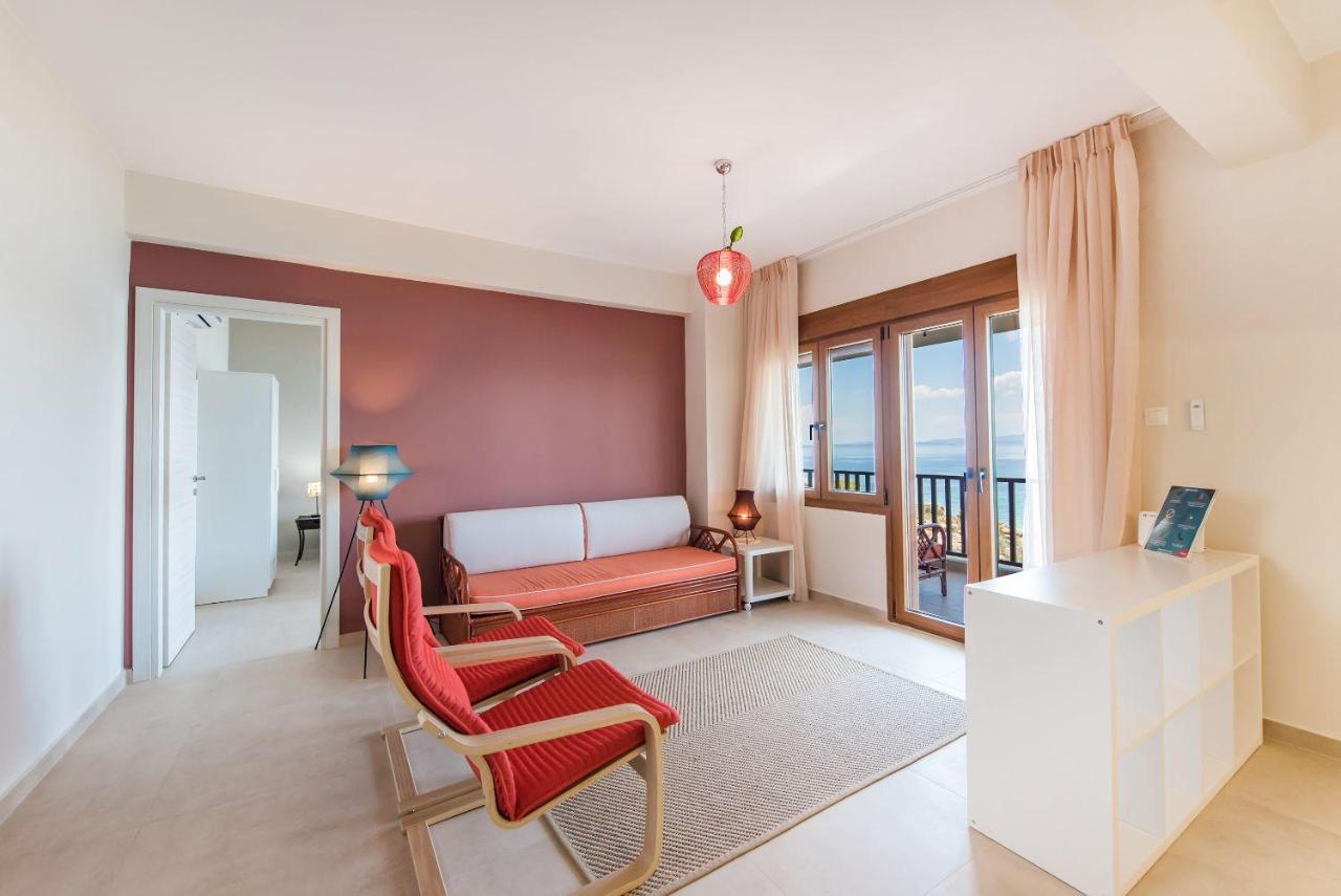 Apartment Nereus & Oceanus Beachfront Apartments, Lagonisi #feelslikehome *