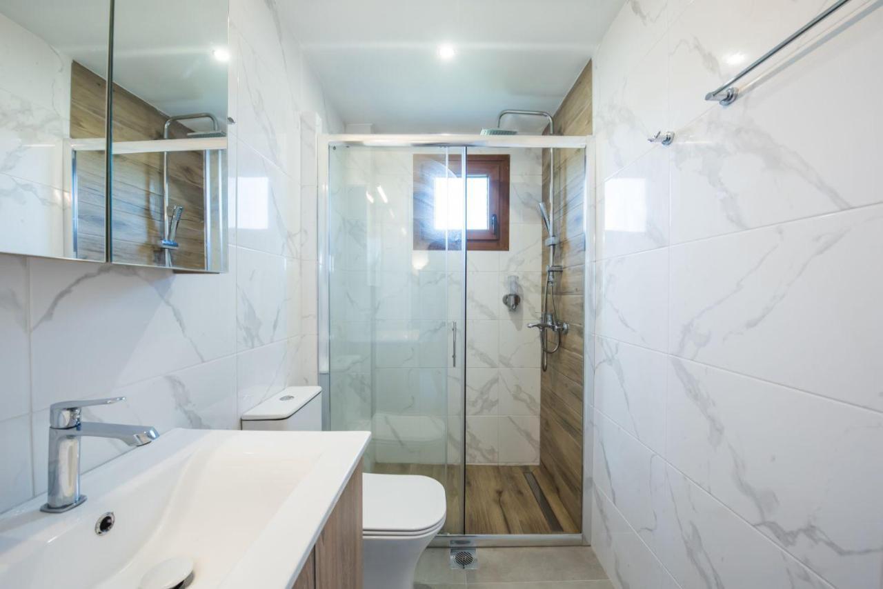 Nereus & Oceanus Beachfront Apartments, Lagonisi #feelslikehome Apartment