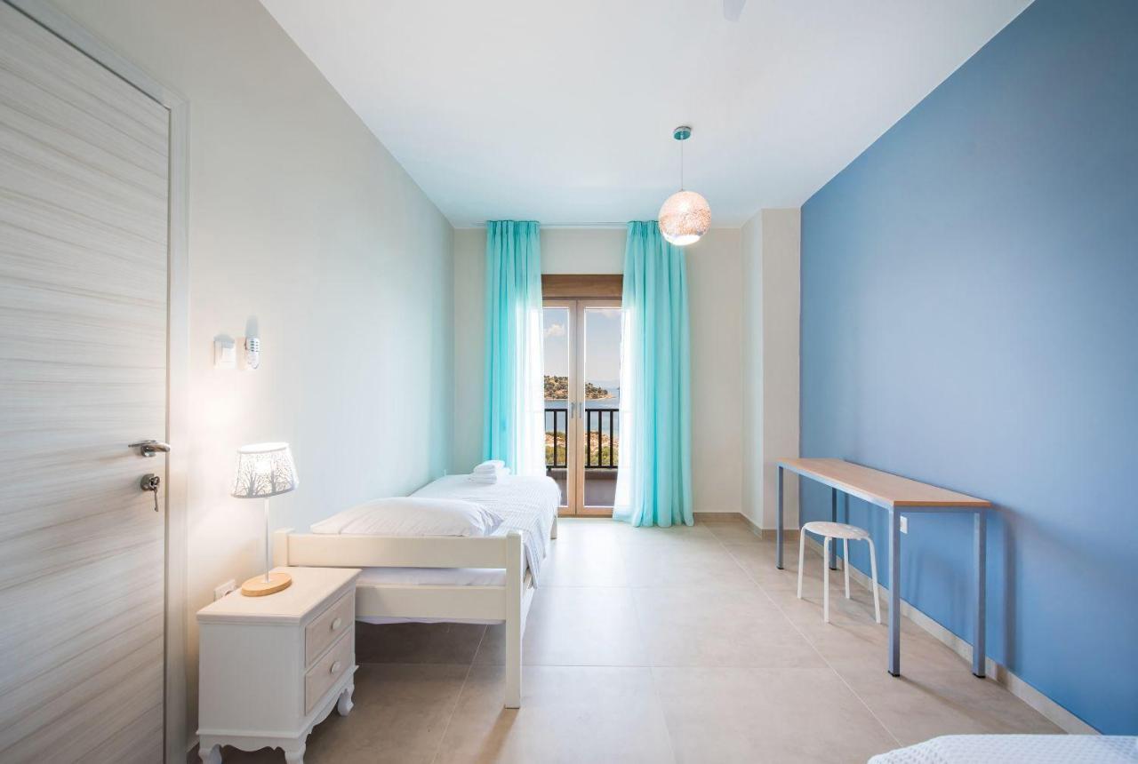Apartment Nereus & Oceanus Beachfront Apartments, Lagonisi #feelslikehome Ormos Panagias