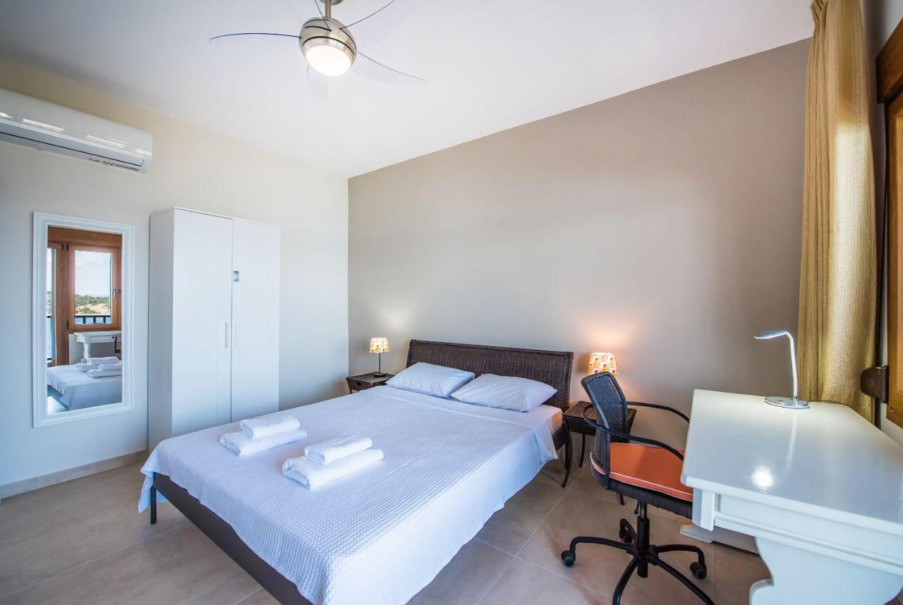 Nereus & Oceanus Beachfront Apartments, Lagonisi #feelslikehome Ormos Panagias