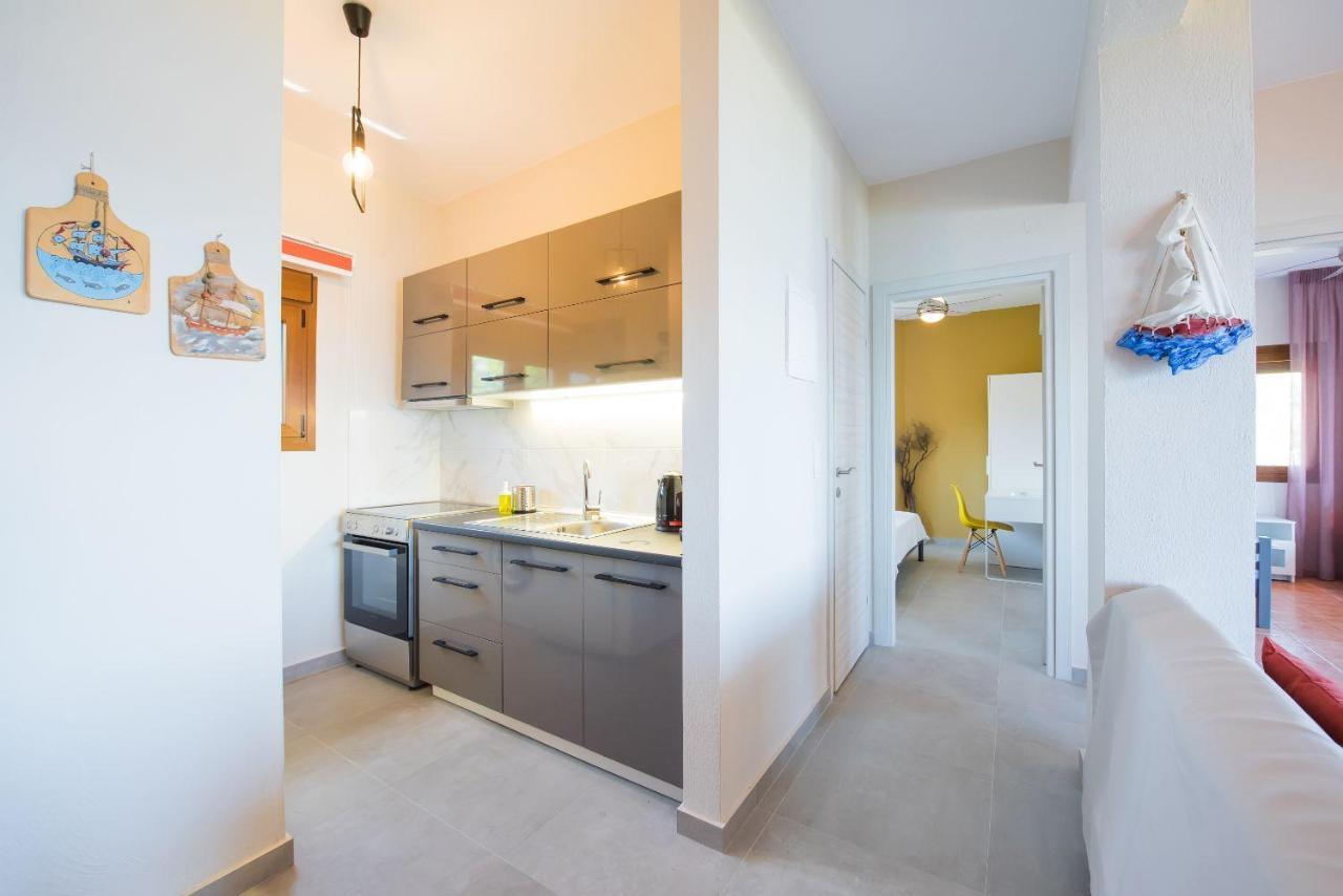 Nereus & Oceanus Beachfront Apartments, Lagonisi #feelslikehome * Ormos Panagias