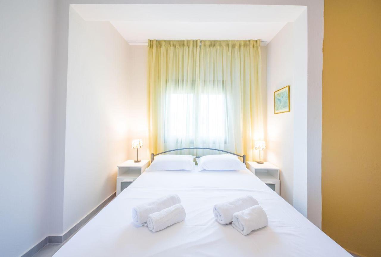 Nereus & Oceanus Beachfront Apartments, Lagonisi #feelslikehome * Ormos Panagias
