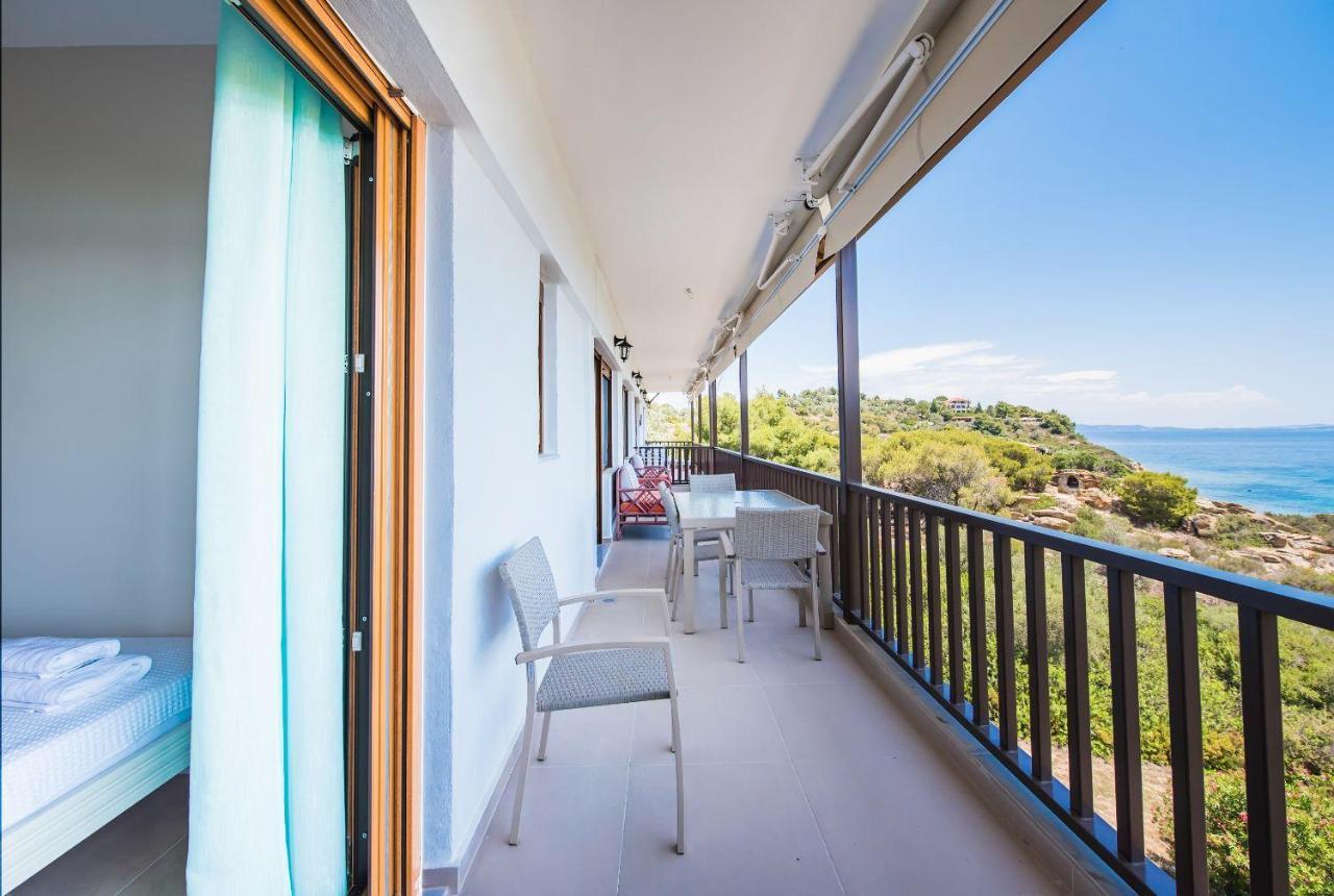 Nereus & Oceanus Beachfront Apartments, Lagonisi #feelslikehome *